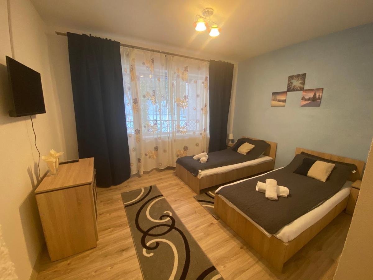 Guest House Zoreni Mócs Kültér fotó