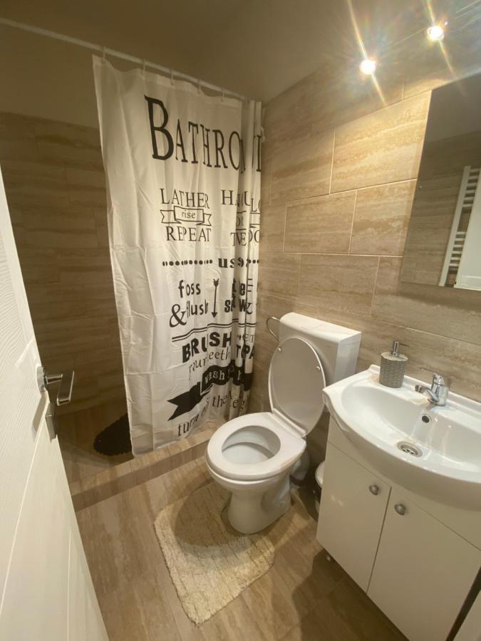 Guest House Zoreni Mócs Kültér fotó