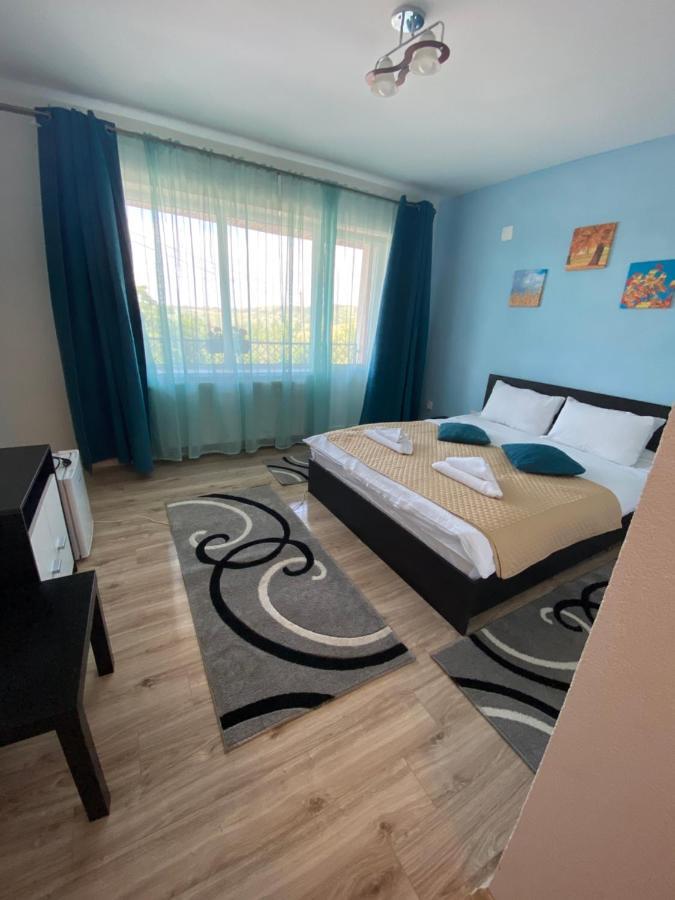 Guest House Zoreni Mócs Kültér fotó