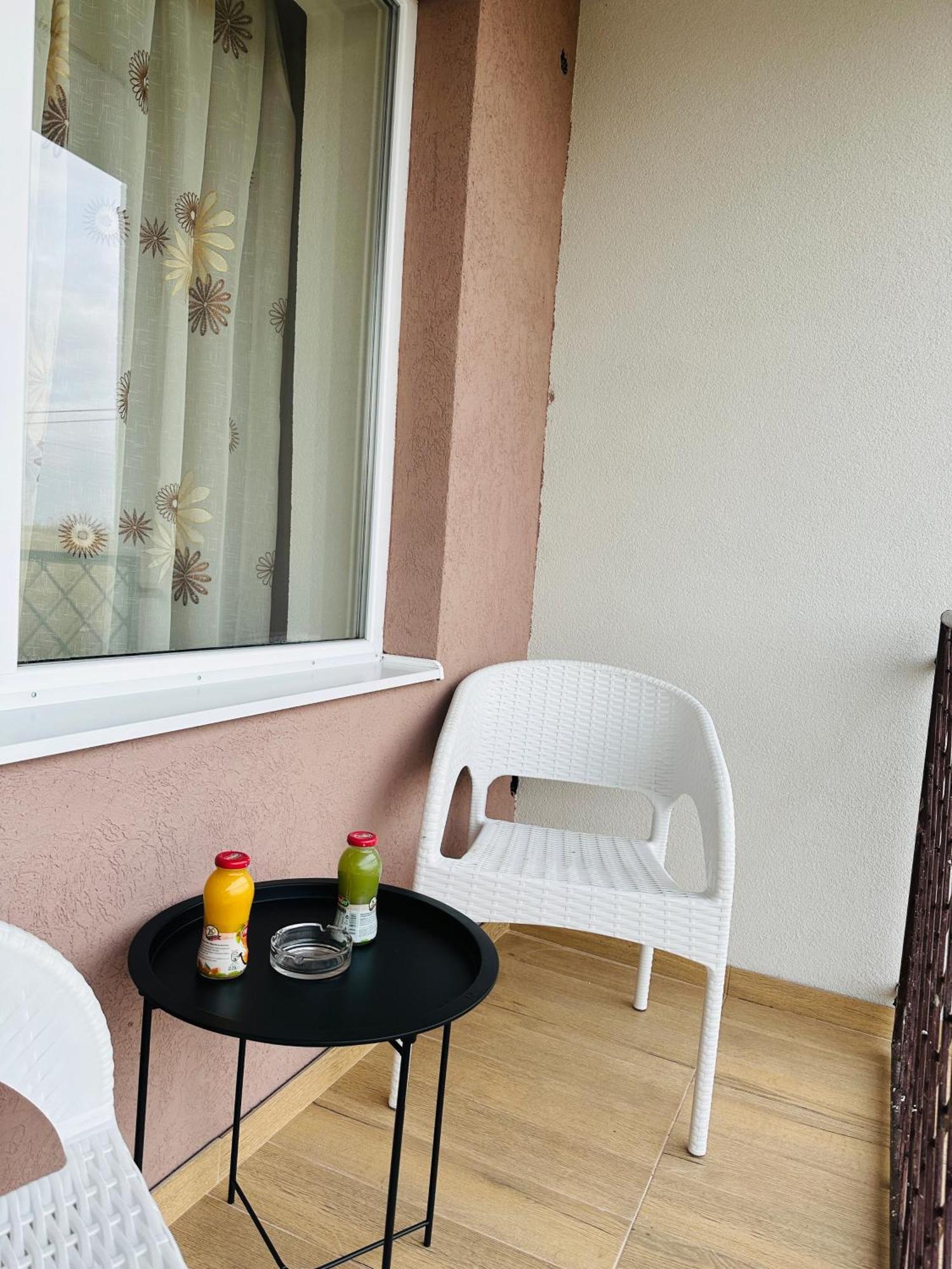 Guest House Zoreni Mócs Kültér fotó
